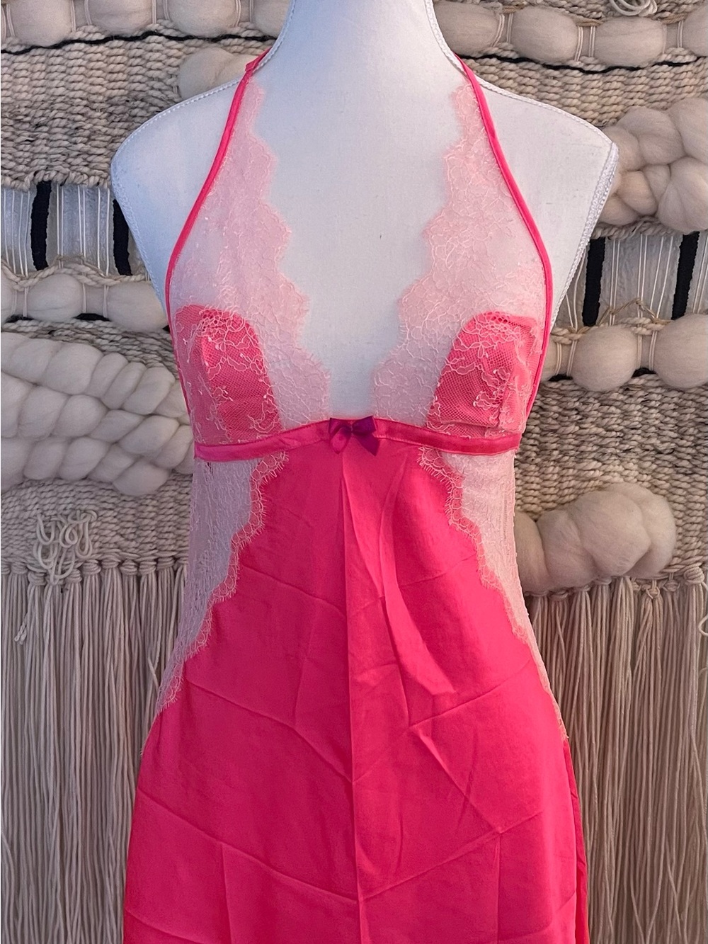 Victoria's Secret Fuchsia Pink & Pale Pink Lace Halter Chemise Lingerie NWOT - Picture 2 of 16
